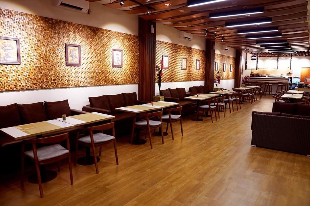 Elohim Hotel Sentani Jayapura Bagian luar foto