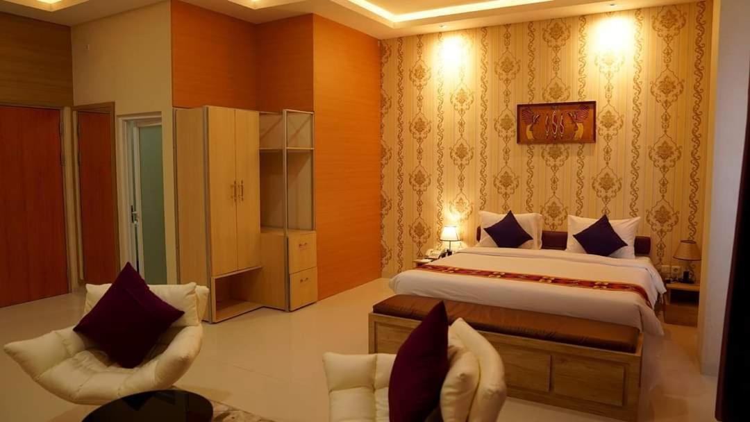 Elohim Hotel Sentani Jayapura Bagian luar foto