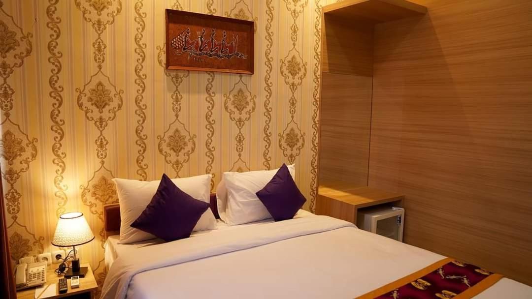 Elohim Hotel Sentani Jayapura Bagian luar foto