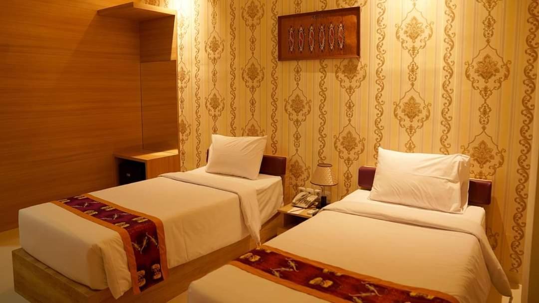 Elohim Hotel Sentani Jayapura Bagian luar foto